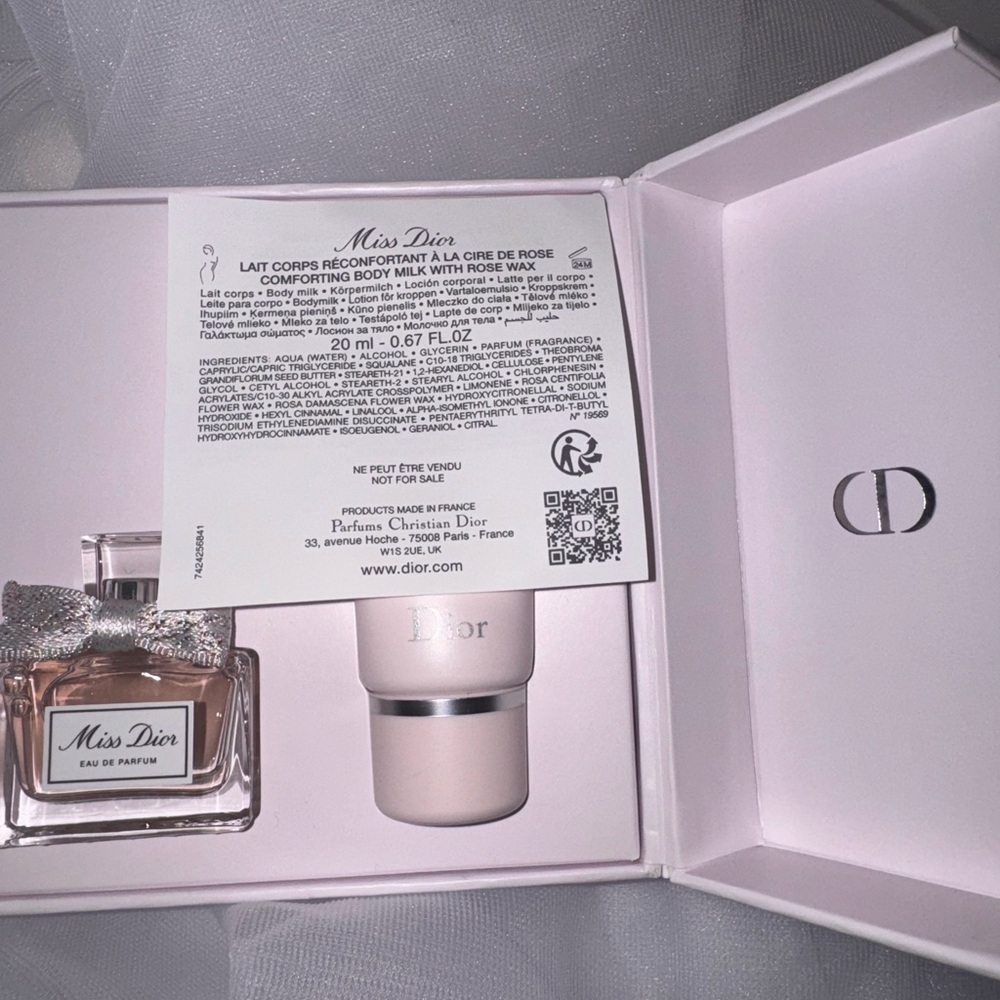 NWT Dior Addict 24hr Lipglow Oil Black Cherry + Holder Keychain + More - Picture 5 of 14